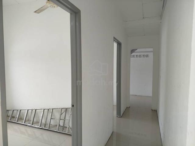 Terrace one storey 3 room landed house 1