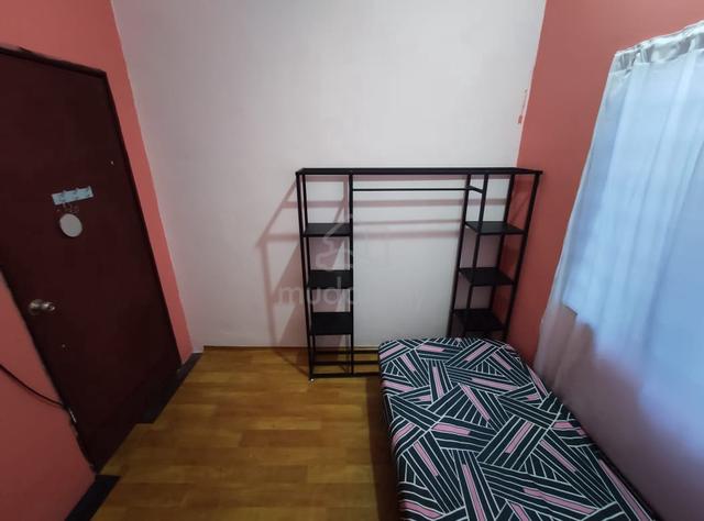 Single Room Wanita Kg Sg Pinang Pulau Indah 1