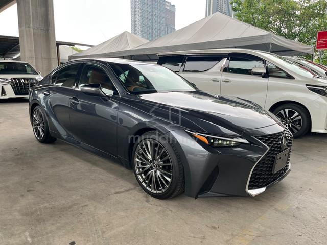 2021 Lexus IS300 Luxury 7km SRoof Vent & Heat 360 - 2
