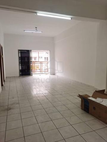 1st floor shop apartment @ Taman Sri manja Petaling Jaya 1
