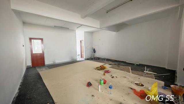 Bayu Tinggi Taipan Klang 3 Storey Shoplot For Rent 1
