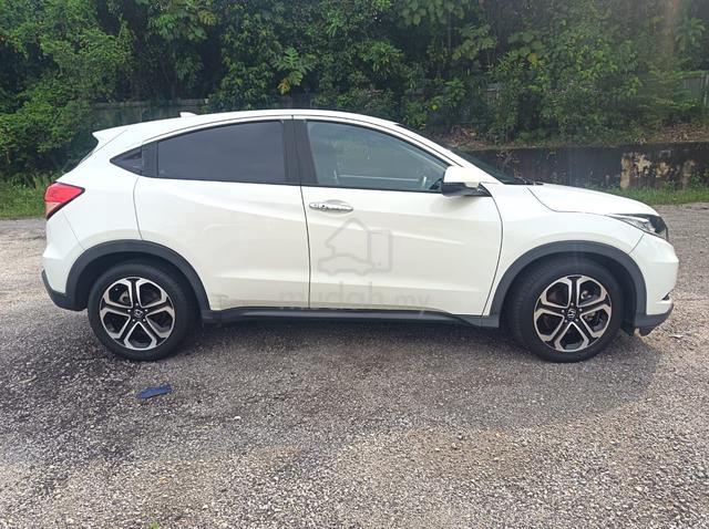 2017 Honda HR-V 1.8 V ENHANCED (A) 1 Lady Owner - 4