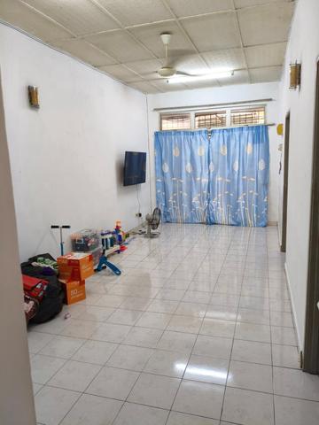 Selangor Dengkil Not Furnished 1-Storey Terraced House For Rent 1