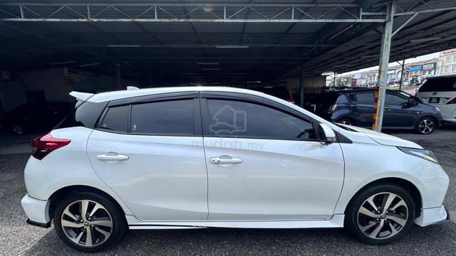 2022 Toyota YARIS 1.5 E MY19 FACELIFT (A) - 4