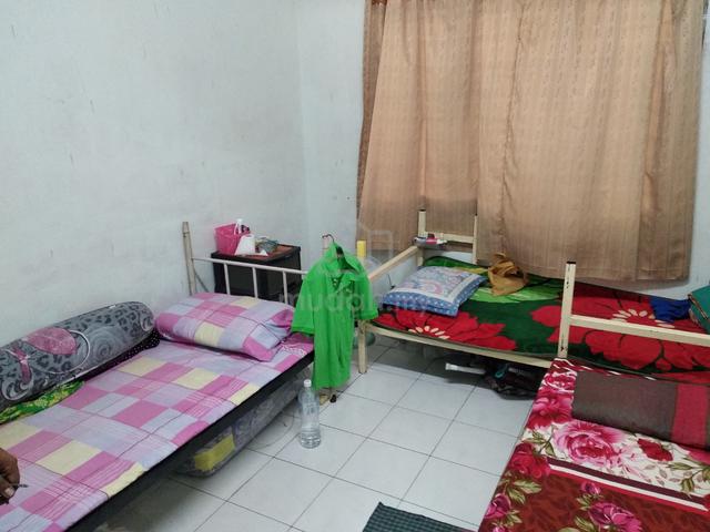 1.5 storey Terraced House For Sale 3