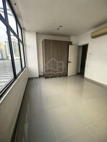E Suite-Designer Suite @ Emerald Avenue 1