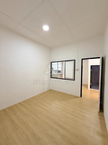 Rumah Teres 1 Tingkat , Simpang Renggam , Jalan Jelawat 1