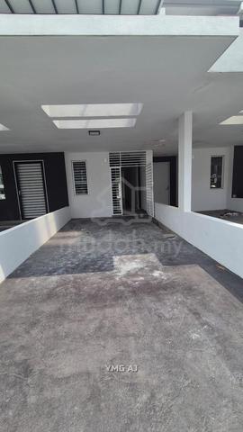 Amverton Link Garden Townhouse 24x80 3R2B 2 parking Gated Guarded Rent 1