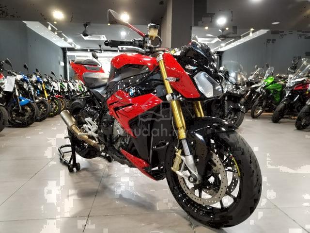z900 insurance cost