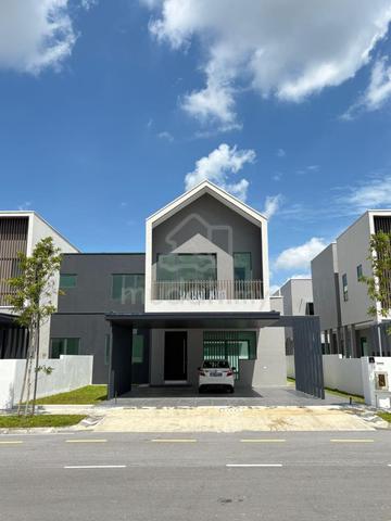 SOL ESTATE DOUBLE STOREY SEMI DETACHED FOR SALE At PINE SQUARE KUCHING 1