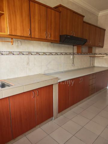 Landed property Sri Damfansara House for rent Petaling Jaya Kepong MRT 1