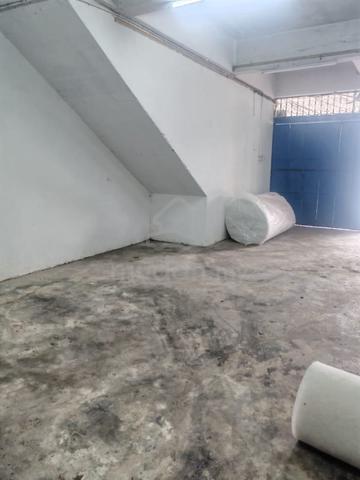 ShopLot/ Skudai/ Jln Tembaga Kuning/ 20x70 sqft 1