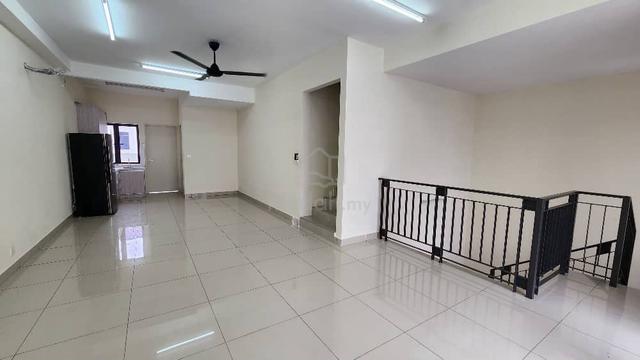 Monet Garden - Upper Unit 3 Bedroom 1
