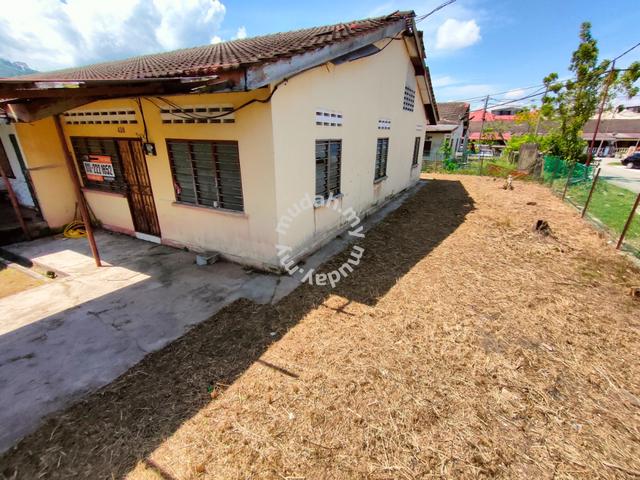 Corner Lot House at Taman Tun Sambathan Sungai Siput Perak 4