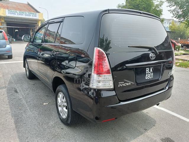 2011 Toyota INNOVA 2.0 E (A) - 4