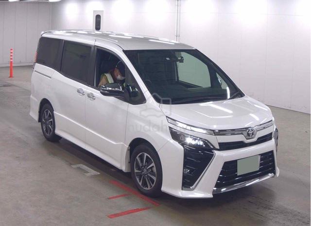 OFF % Toyota Voxy ZS 2.0 Kirameki III Grade 5 A B - 3