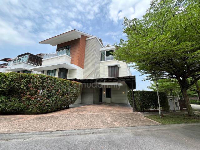 3 Storey Bungalow Subang Jaya 1