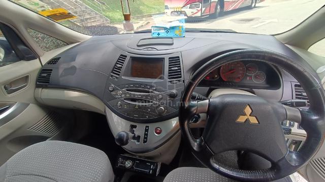2003 Mitsubishi GRANDIS 2.4 (A) - 5