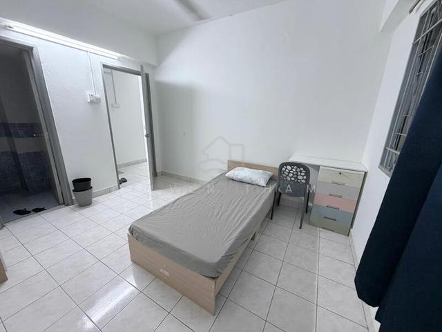 Parially Furnished rooms for rent at Pelangi Damansara 1