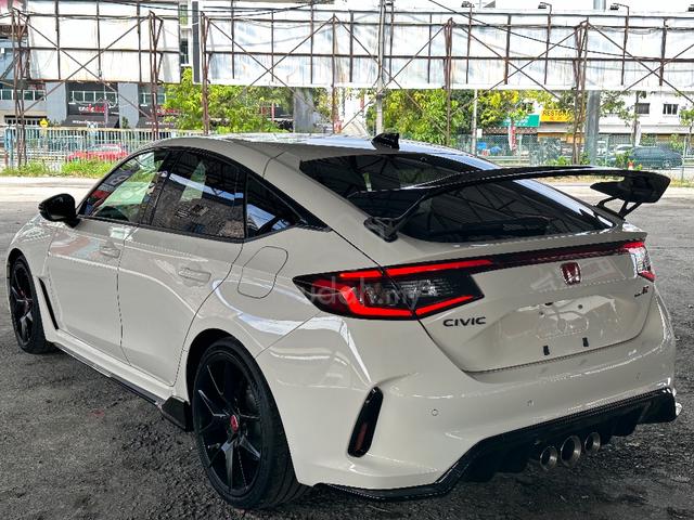 NEW CAR CONDITION 2023 Honda CIVIC 2.0 TYPE R FL5 - 2