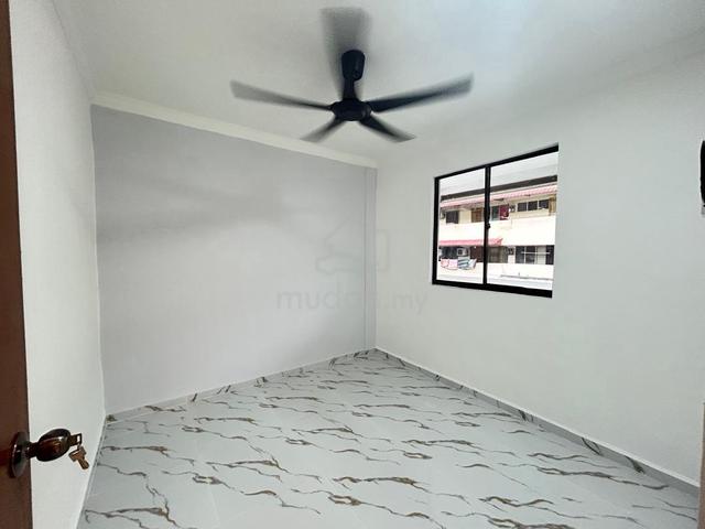 Flat Taman Ungku Tun Aminah 1