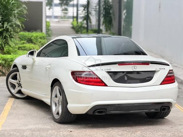 Mercedes Benz SLK250 AMG HardTop GlassRoof LowMile - 3