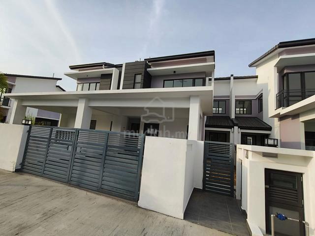 Limited 2-Sty Intermediate 4R3B Garden Home Robin Bdr Rimbayu for Sale 1