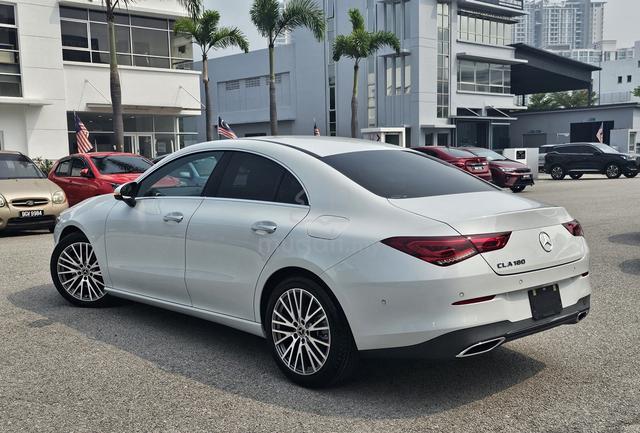 Mercedes Benz CLA180 1.3 PREMIUM UNRE SEDAN - 2