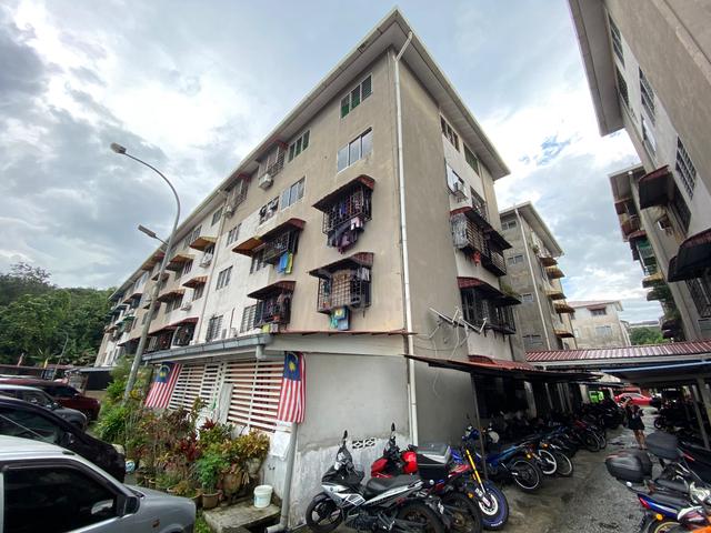 Flat Desa Baiduri 1