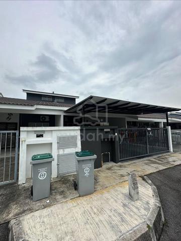 Rumah cantik siap renovate area Taman Iringan Bayu, Seremban Untuk Dis 1