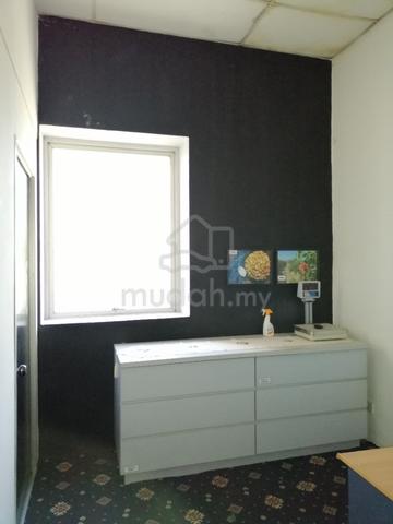Diamond Square fully furnished 3 partition room 4 Aircon 4 lifts 5