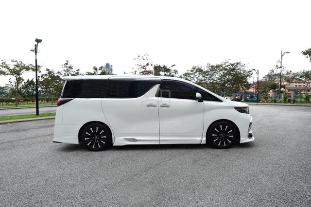 2019 Toyota ALPHARD 2.5 SC Upgrade Royal Lounge - 3