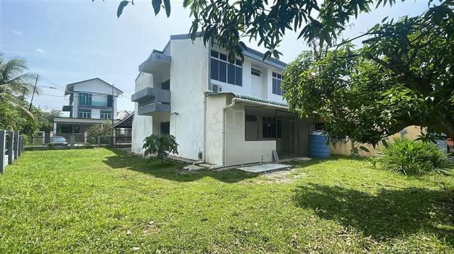 Taman Khidmat Kolombong / Semi D / Corner / 5 rooms / Unfurnished 1