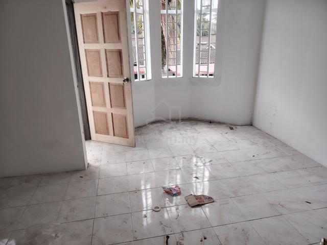 NEW PAINT😊 close to AEON UNFURNISHED 2 STOREY 😊 TMN BUKIT MAS TPG 1