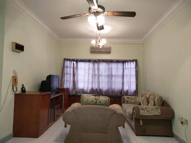 Likas Court 1