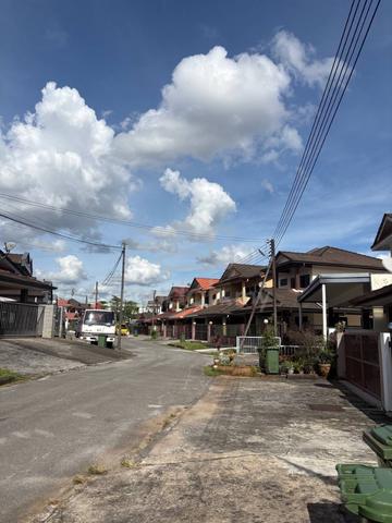 Taman Sarmax Batu 6 dekat Farley Kuching Sentral , Batu 6, Kuching 1