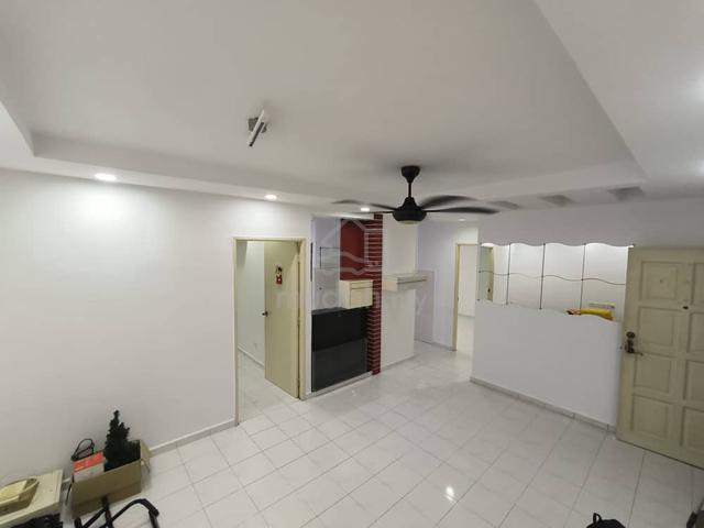 Sri Ivory (Sri Ivori) Apartment 1