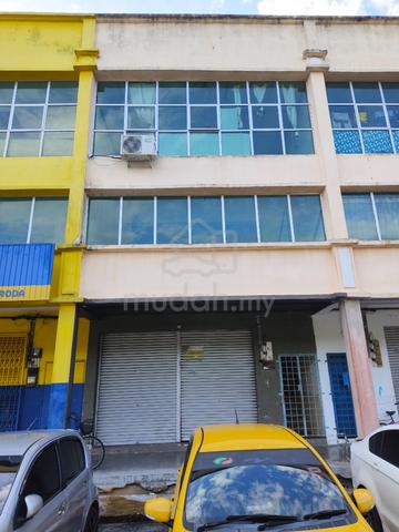 Muar Tanjung Agas double storey shop facing river and near NSK 1