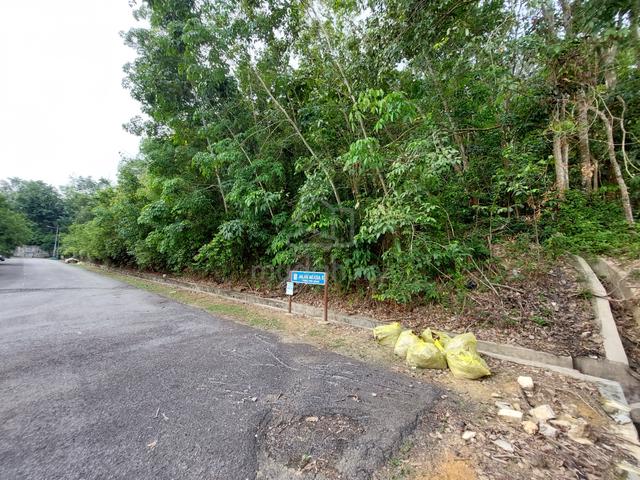 Tanah Kediaman [1.1 Ekar] di Salak Tinggi KLIA sebelah Perumahan 1