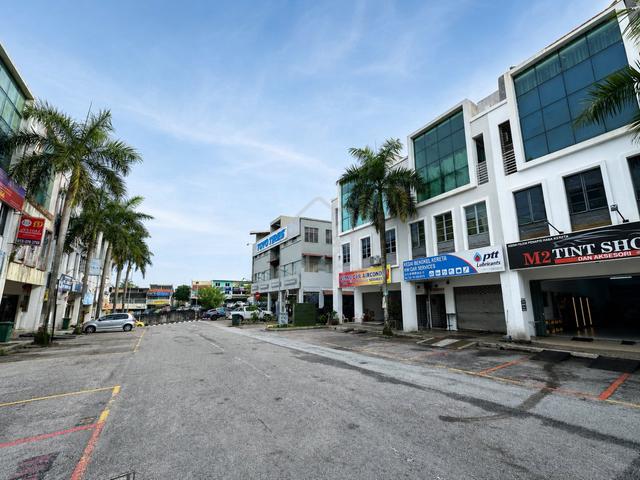 Freehold 3-Storey End Lot Shop Office @ Rawang Sentral 1