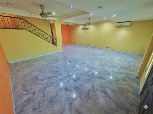 End Lot + Freehold + Renovated USJ 12 Subang Jaya, Selangor 1