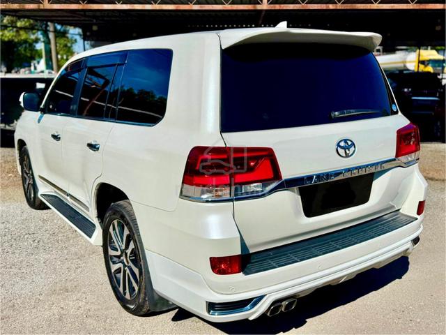 Toyota Landcruiser 4.6 ZX (A) Petrol (2017/2021) - 3