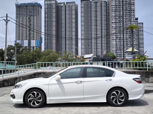 2017 Honda ACCORD 2.0 VTi-L FACELIFT (A) FULL LOAN - 3