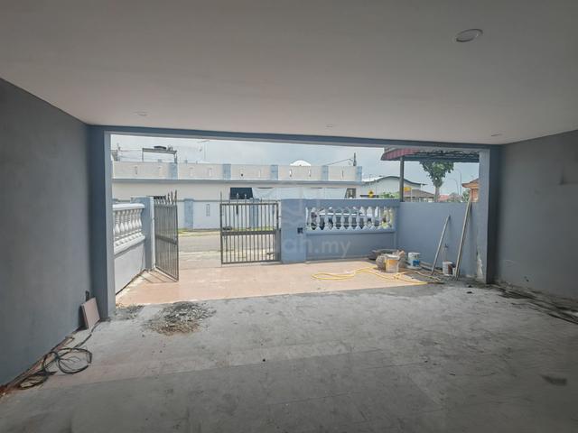 Taman Johor Jaya Single Storey house 3 bed 2 bath fully grille aircon 1