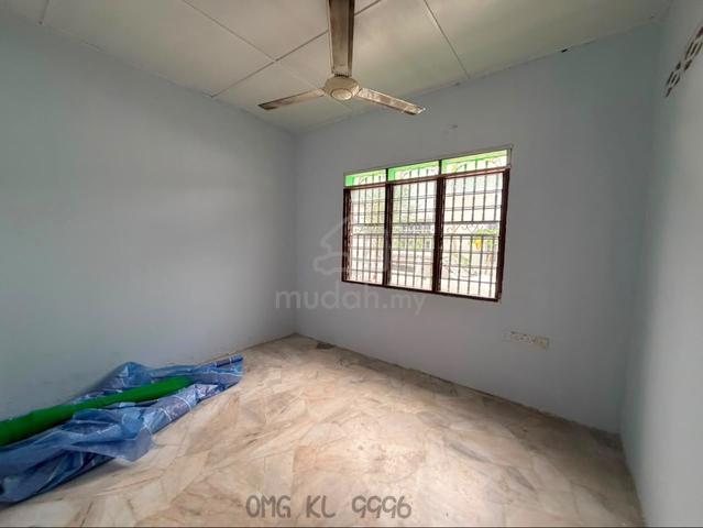 FOR RENT Taman Sentosa Klang Single Storey House kitchen table top 1