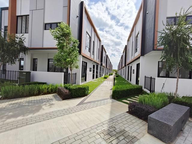 Brand New 3R2B Type Eden by the Parque Co-Home Townhouse for Rent 1