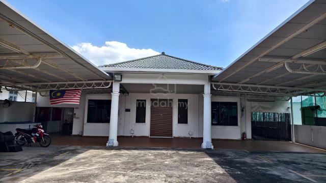 Bungalow House At Jln. Kampung Melayu, Penang For Sale 1
