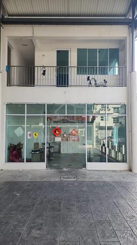 Pines Square locked up shop Ground Floor（Corner) For Rent 1