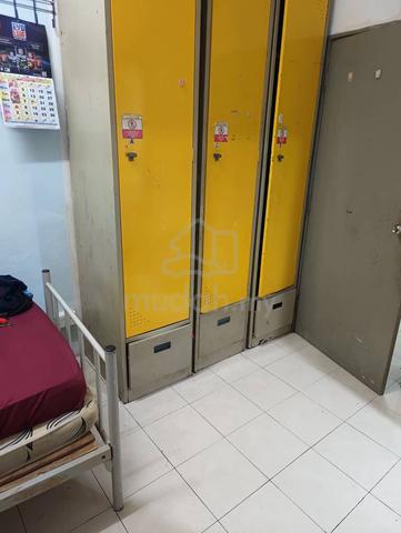 BILIK sewa LELAKI seksyen 15 dataran otomobil (private toilet) 1