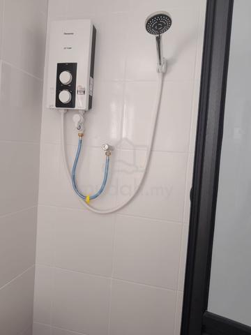 ROOM FOR RENT – UNISUITES KAMPAR (Block B, Level 10) 1